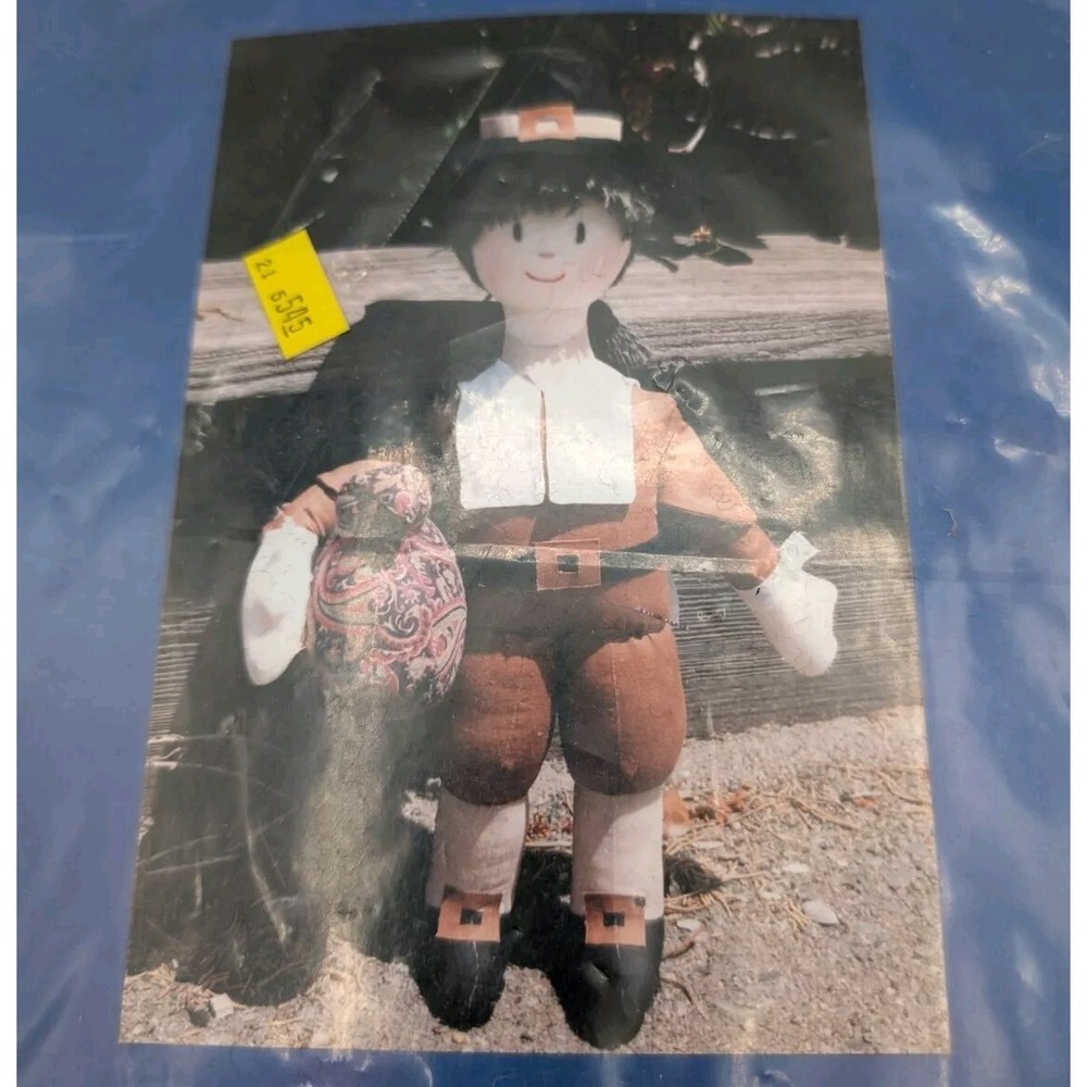 Soft Sculpture Pilgrim Thanksgiving Decoration Kit New in Package 1990 Vintage